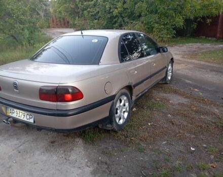 Бежевый Опель Омега, объемом двигателя 2 л и пробегом 300 тыс. км за 1650 $, фото 5 на Automoto.ua