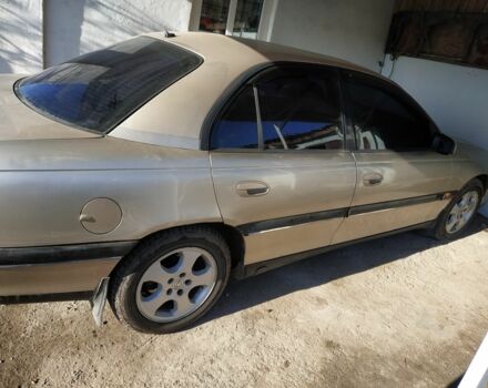 Бежевый Опель Омега, объемом двигателя 2 л и пробегом 500 тыс. км за 2800 $, фото 9 на Automoto.ua