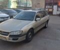 Бежевый Опель Омега, объемом двигателя 2 л и пробегом 370 тыс. км за 2100 $, фото 1 на Automoto.ua