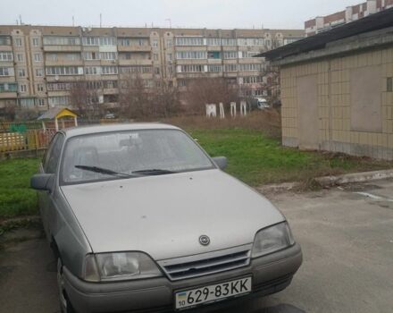 Бежевый Опель Омега, объемом двигателя 2 л и пробегом 300 тыс. км за 991 $, фото 1 на Automoto.ua