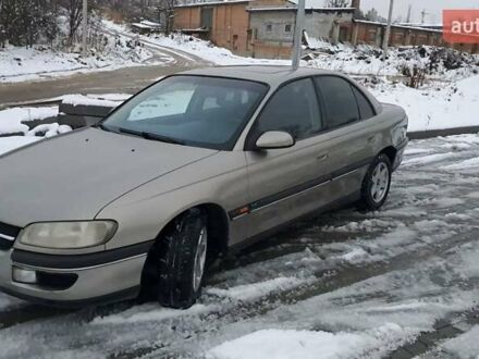 Бежевий Опель Омега, об'ємом двигуна 2 л та пробігом 215 тис. км за 2700 $, фото 1 на Automoto.ua
