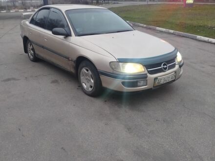 Бежевий Опель Омега, об'ємом двигуна 2 л та пробігом 2 тис. км за 1700 $, фото 1 на Automoto.ua