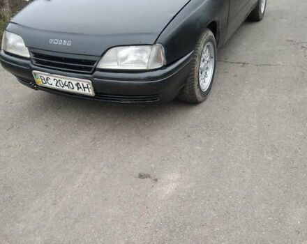 Черный Опель Омега, объемом двигателя 2 л и пробегом 152 тыс. км за 1400 $, фото 9 на Automoto.ua