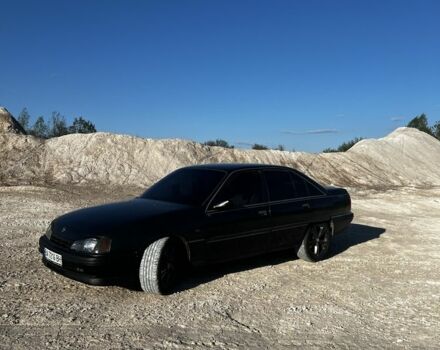 Черный Опель Омега, объемом двигателя 1.8 л и пробегом 2 тыс. км за 1522 $, фото 4 на Automoto.ua