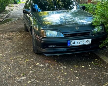 Черный Опель Омега, объемом двигателя 1.8 л и пробегом 2 тыс. км за 1522 $, фото 2 на Automoto.ua