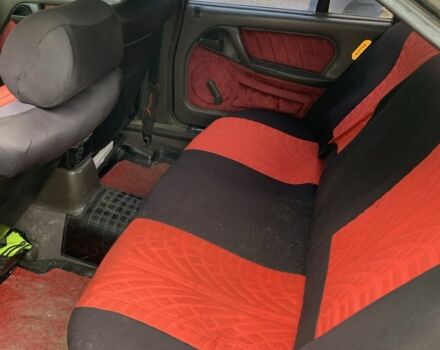 Черный Опель Омега, объемом двигателя 1.8 л и пробегом 300 тыс. км за 1050 $, фото 4 на Automoto.ua