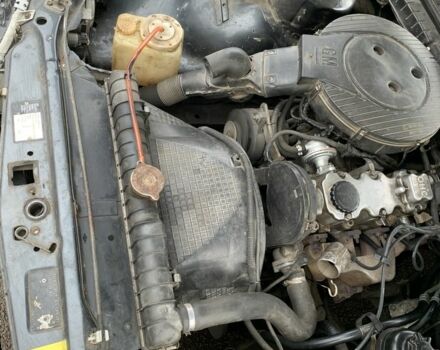 Черный Опель Омега, объемом двигателя 1.8 л и пробегом 300 тыс. км за 1050 $, фото 5 на Automoto.ua