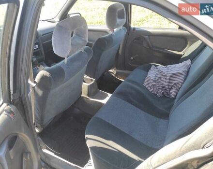 Чорний Опель Омега, об'ємом двигуна 2 л та пробігом 40 тис. км за 1100 $, фото 9 на Automoto.ua