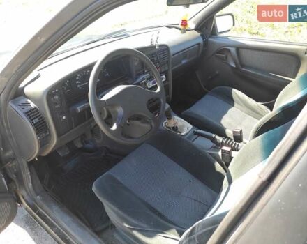 Чорний Опель Омега, об'ємом двигуна 2 л та пробігом 40 тис. км за 1100 $, фото 7 на Automoto.ua