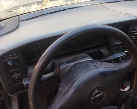 Опель Омега 1990 в Чугуеве на Automoto.ua Черный Опель Омега, объемом двигателя 2 л и пробегом 350 тыс. км за 650 $, фото 6 на Automoto.ua