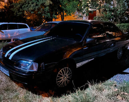 Черный Опель Омега, объемом двигателя 2.55 л и пробегом 250 тыс. км за 3485 $, фото 3 на Automoto.ua