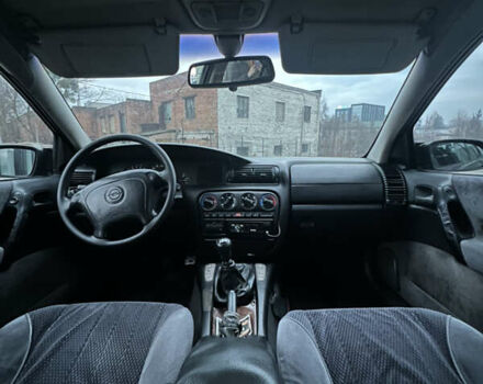 Черный Опель Омега, объемом двигателя 2.5 л и пробегом 300 тыс. км за 2200 $, фото 15 на Automoto.ua