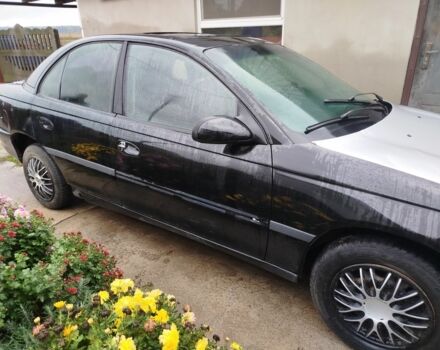 Чорний Опель Омега, об'ємом двигуна 2 л та пробігом 300 тис. км за 950 $, фото 1 на Automoto.ua