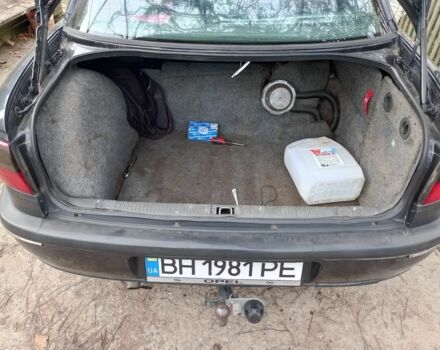 Черный Опель Омега, объемом двигателя 2.5 л и пробегом 361 тыс. км за 1200 $, фото 5 на Automoto.ua