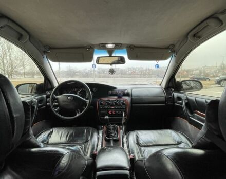 Чорний Опель Омега, об'ємом двигуна 2.5 л та пробігом 275 тис. км за 2650 $, фото 1 на Automoto.ua