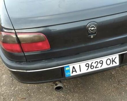 Черный Опель Омега, объемом двигателя 2.5 л и пробегом 300 тыс. км за 3100 $, фото 5 на Automoto.ua