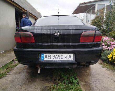 Чорний Опель Омега, об'ємом двигуна 2 л та пробігом 300 тис. км за 950 $, фото 2 на Automoto.ua