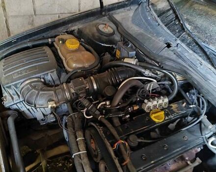 Черный Опель Омега, объемом двигателя 2.5 л и пробегом 999 тыс. км за 850 $, фото 3 на Automoto.ua