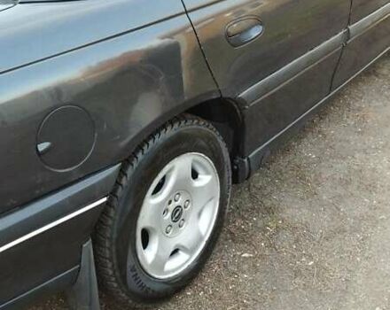 Черный Опель Омега, объемом двигателя 2.5 л и пробегом 300 тыс. км за 2900 $, фото 4 на Automoto.ua