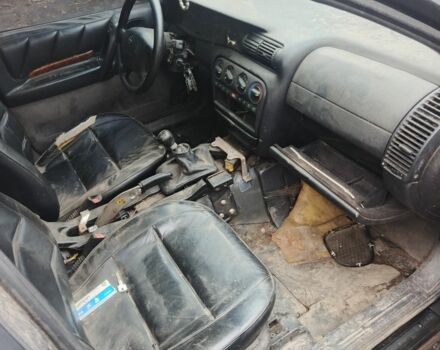 Черный Опель Омега, объемом двигателя 2 л и пробегом 370 тыс. км за 850 $, фото 6 на Automoto.ua