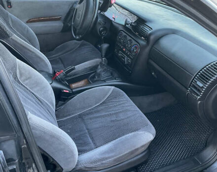 Черный Опель Омега, объемом двигателя 2 л и пробегом 393 тыс. км за 2800 $, фото 5 на Automoto.ua