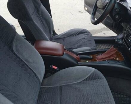 Черный Опель Омега, объемом двигателя 2.5 л и пробегом 328 тыс. км за 3000 $, фото 8 на Automoto.ua