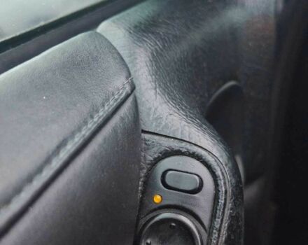 Черный Опель Омега, объемом двигателя 2 л и пробегом 335 тыс. км за 2400 $, фото 9 на Automoto.ua