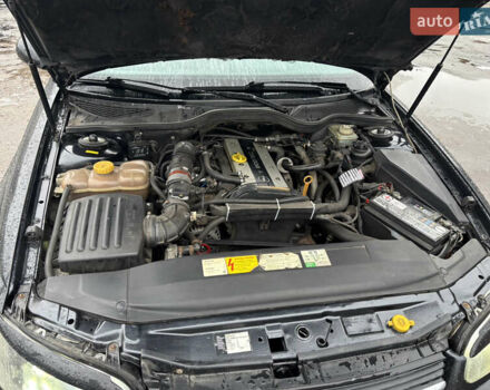 Черный Опель Омега, объемом двигателя 2 л и пробегом 380 тыс. км за 3800 $, фото 17 на Automoto.ua