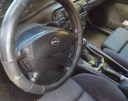 Чорний Опель Омега, об'ємом двигуна 2 л та пробігом 300 тис. км за 2600 $, фото 8 на Automoto.ua