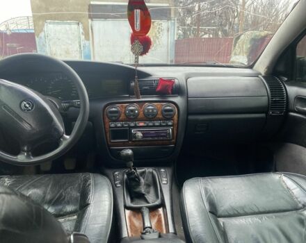 Чорний Опель Омега, об'ємом двигуна 2 л та пробігом 300 тис. км за 2100 $, фото 5 на Automoto.ua