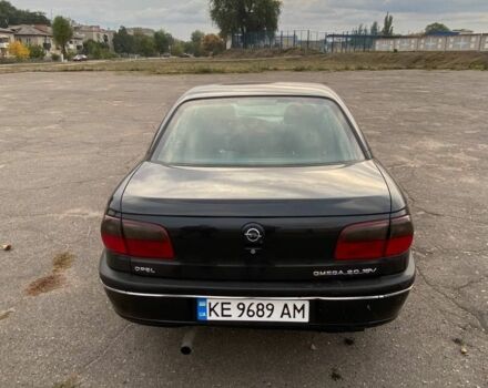 Черный Опель Омега, объемом двигателя 2 л и пробегом 144 тыс. км за 2500 $, фото 2 на Automoto.ua