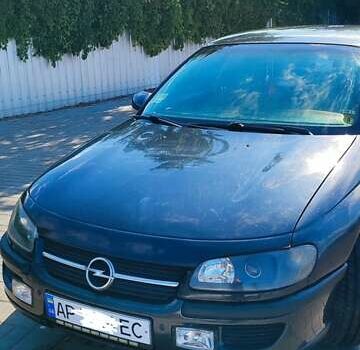 Черный Опель Омега, объемом двигателя 2.2 л и пробегом 369 тыс. км за 3600 $, фото 3 на Automoto.ua