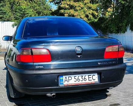 Черный Опель Омега, объемом двигателя 2.2 л и пробегом 369 тыс. км за 3600 $, фото 18 на Automoto.ua