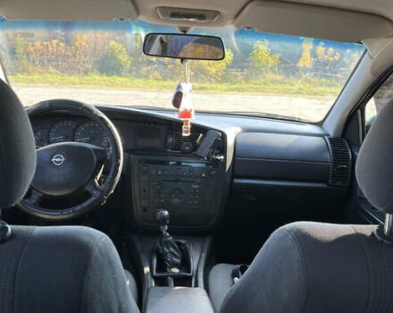 Опель Омега 2001 у Вінниці на Automoto.ua Чорний Опель Омега, об'ємом двигуна 2.2 л та пробігом 319 тис. км за 2000 $, фото 7 на Automoto.ua