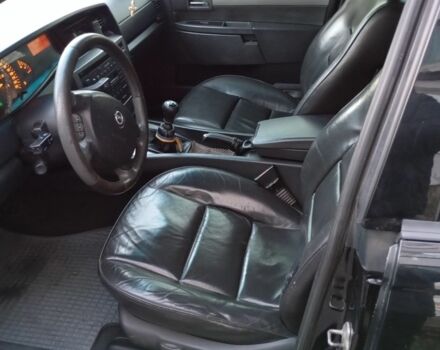 Чорний Опель Омега, об'ємом двигуна 2.6 л та пробігом 260 тис. км за 3100 $, фото 5 на Automoto.ua