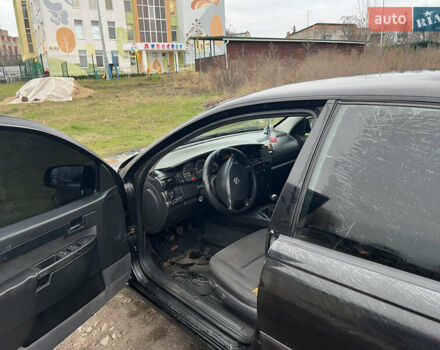 Черный Опель Омега, объемом двигателя 2.2 л и пробегом 319 тыс. км за 2000 $, фото 12 на Automoto.ua