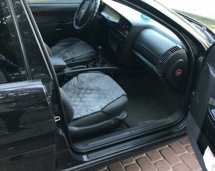 Чорний Опель Омега, об'ємом двигуна 2.2 л та пробігом 335 тис. км за 4000 $, фото 39 на Automoto.ua