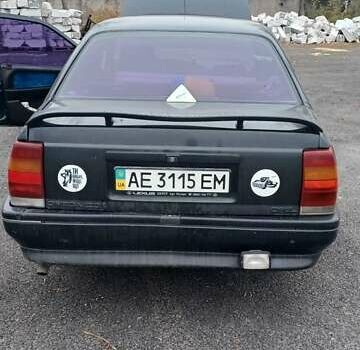 Чорний Опель Омега, об'ємом двигуна 2 л та пробігом 300 тис. км за 800 $, фото 6 на Automoto.ua