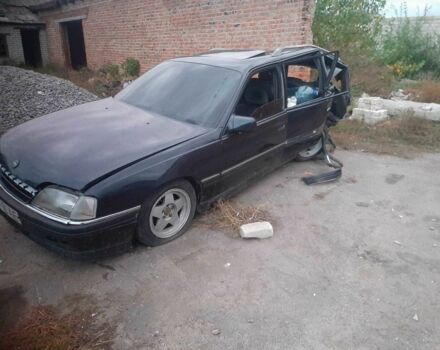 Черный Опель Омега, объемом двигателя 2.6 л и пробегом 300 тыс. км за 500 $, фото 2 на Automoto.ua