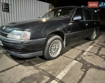 Чорний Опель Омега, об'ємом двигуна 2 л та пробігом 222 тис. км за 999 $, фото 6 на Automoto.ua
