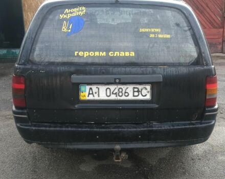 Черный Опель Омега, объемом двигателя 2 л и пробегом 400 тыс. км за 555 $, фото 3 на Automoto.ua