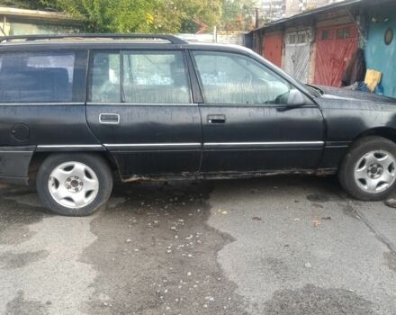 Черный Опель Омега, объемом двигателя 2 л и пробегом 400 тыс. км за 555 $, фото 1 на Automoto.ua