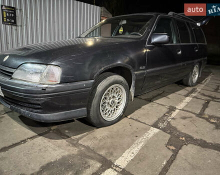 Чорний Опель Омега, об'ємом двигуна 2 л та пробігом 222 тис. км за 999 $, фото 7 на Automoto.ua
