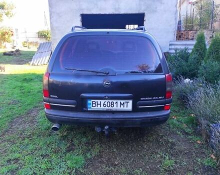Черный Опель Омега, объемом двигателя 2 л и пробегом 195 тыс. км за 2700 $, фото 3 на Automoto.ua