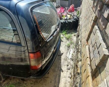 Чорний Опель Омега, об'ємом двигуна 2.5 л та пробігом 1000 тис. км за 750 $, фото 3 на Automoto.ua