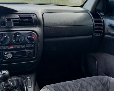 Опель Омега 1997 в Ковель на Automoto.ua Черный Опель Омега, объемом двигателя 2.5 л и пробегом 460 тыс. км за 1782 $, фото 12 на Automoto.ua