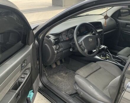 Черный Опель Омега, объемом двигателя 2.2 л и пробегом 250 тыс. км за 3300 $, фото 6 на Automoto.ua