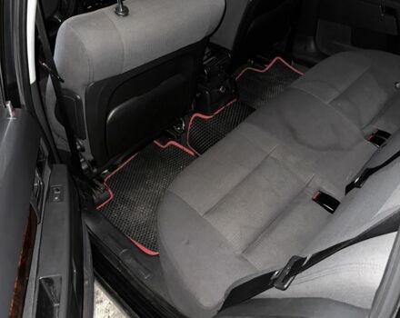 Черный Опель Омега, объемом двигателя 2.5 л и пробегом 330 тыс. км за 1000 $, фото 7 на Automoto.ua