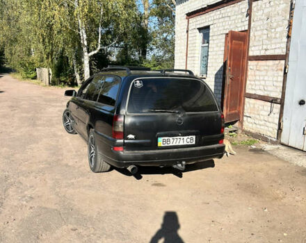 Черный Опель Омега, объемом двигателя 2.5 л и пробегом 350 тыс. км за 3500 $, фото 6 на Automoto.ua