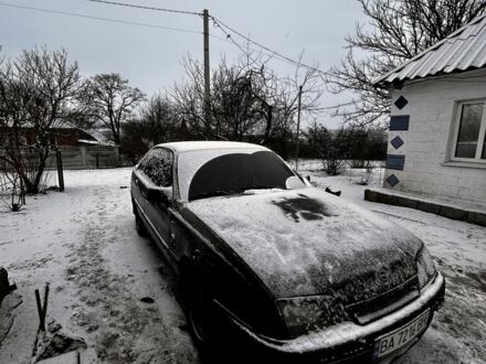 Черный Опель Омега, объемом двигателя 1.8 л и пробегом 275 тыс. км за 1200 $, фото 1 на Automoto.ua